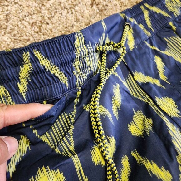 Marc Jacobs Men’s Green Oasis Swim Short NWT - Picture 9 of 9